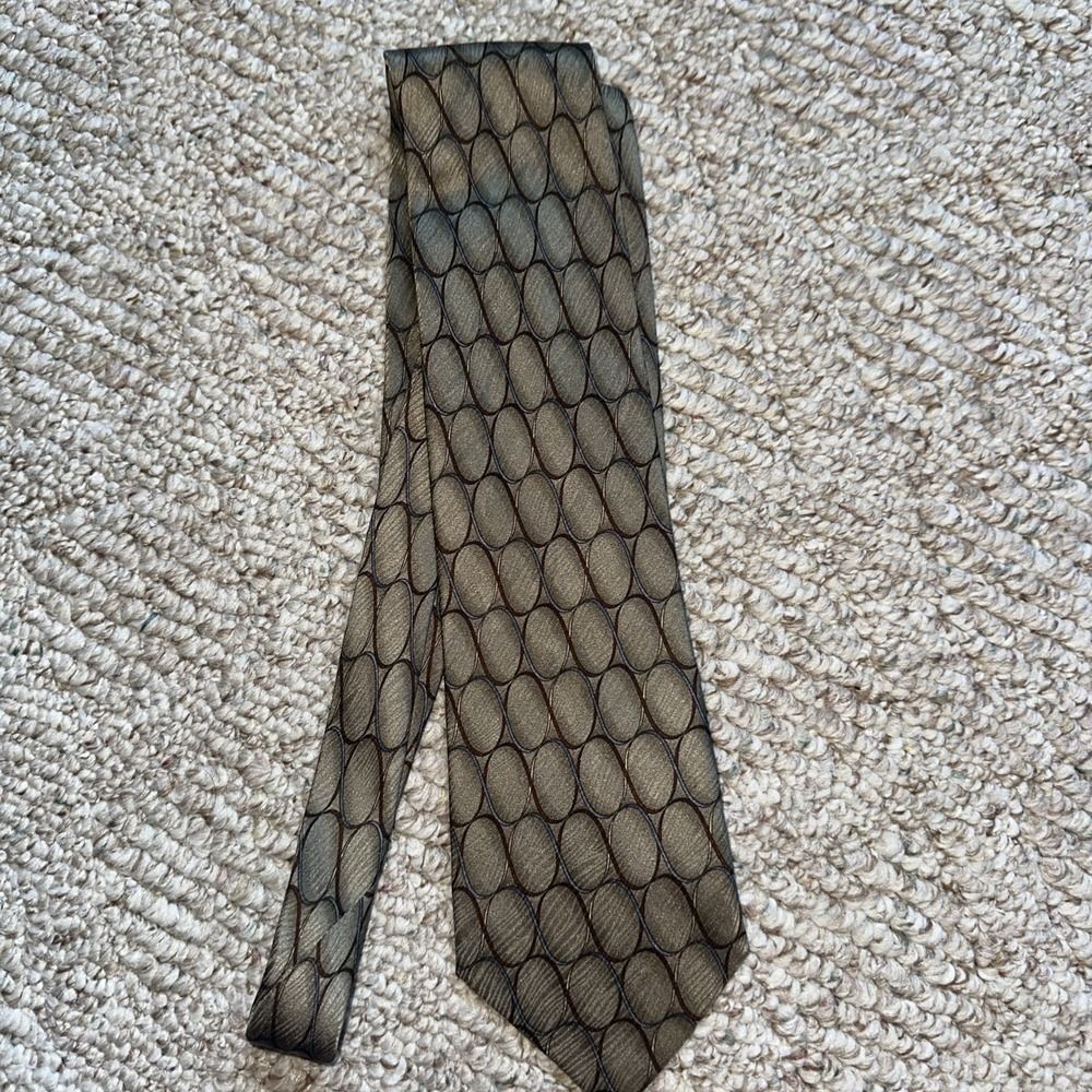 BILL BLASS Men's 100% Silk Neck Tie ~ Brown ~ EUC - Picture 1 of 4